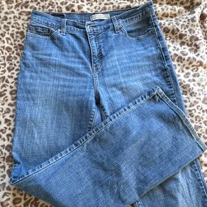 Levi’s 512 slimming bootcut